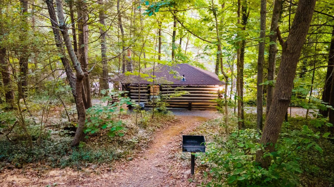 Log Cabin Motor Court Ашвил Екстериор снимка