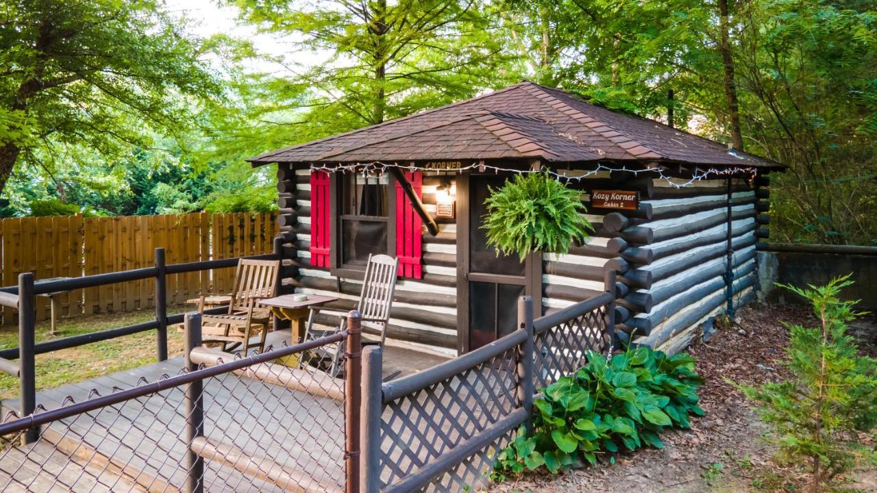 Log Cabin Motor Court Ашвил Екстериор снимка