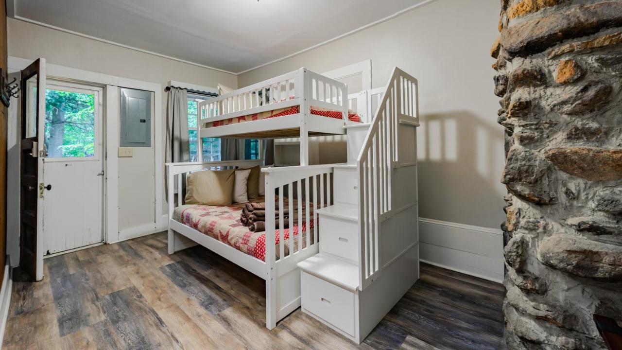 Log Cabin Motor Court Ашвил Екстериор снимка