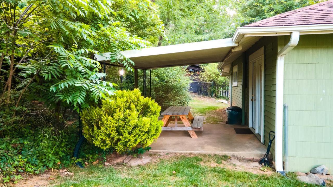Log Cabin Motor Court Ашвил Екстериор снимка