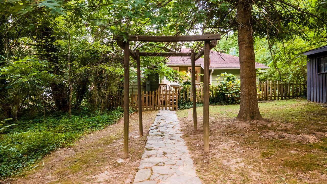 Log Cabin Motor Court Ашвил Екстериор снимка