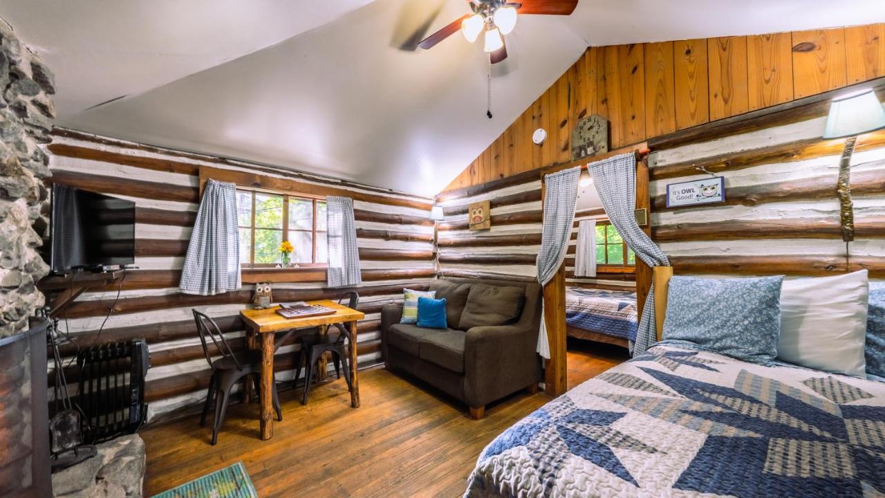 Log Cabin Motor Court Ашвил Екстериор снимка